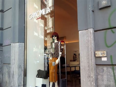 negozio abbigliamento chanel via pessina napoli